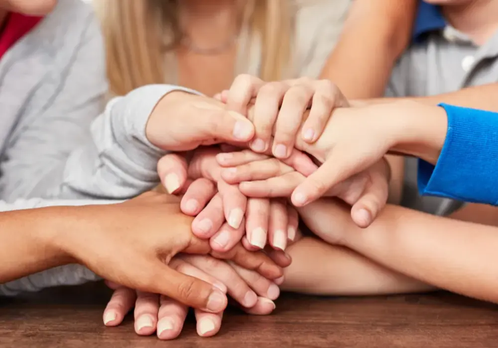 Zabawy integracyjne dla dzieci klas 1-3, które zburzą nudę w grupie