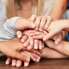 Zabawy integracyjne dla dzieci klas 1-3, które zburzą nudę w grupie